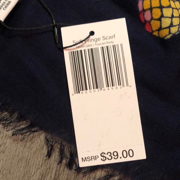 Vera Bradley Soft Fringe Scarf 100% Rayon Toucan Party Print 30”W x 72” L NWT - Picture 3 of 16